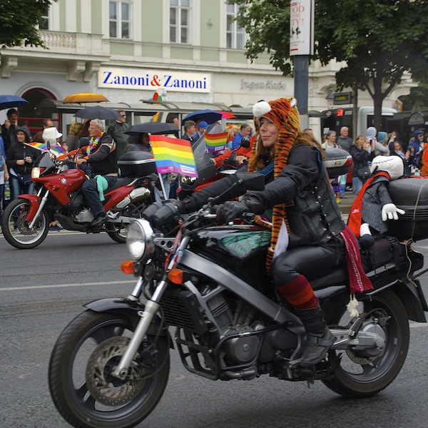DSC04376 Rainbow Parade in Vienna